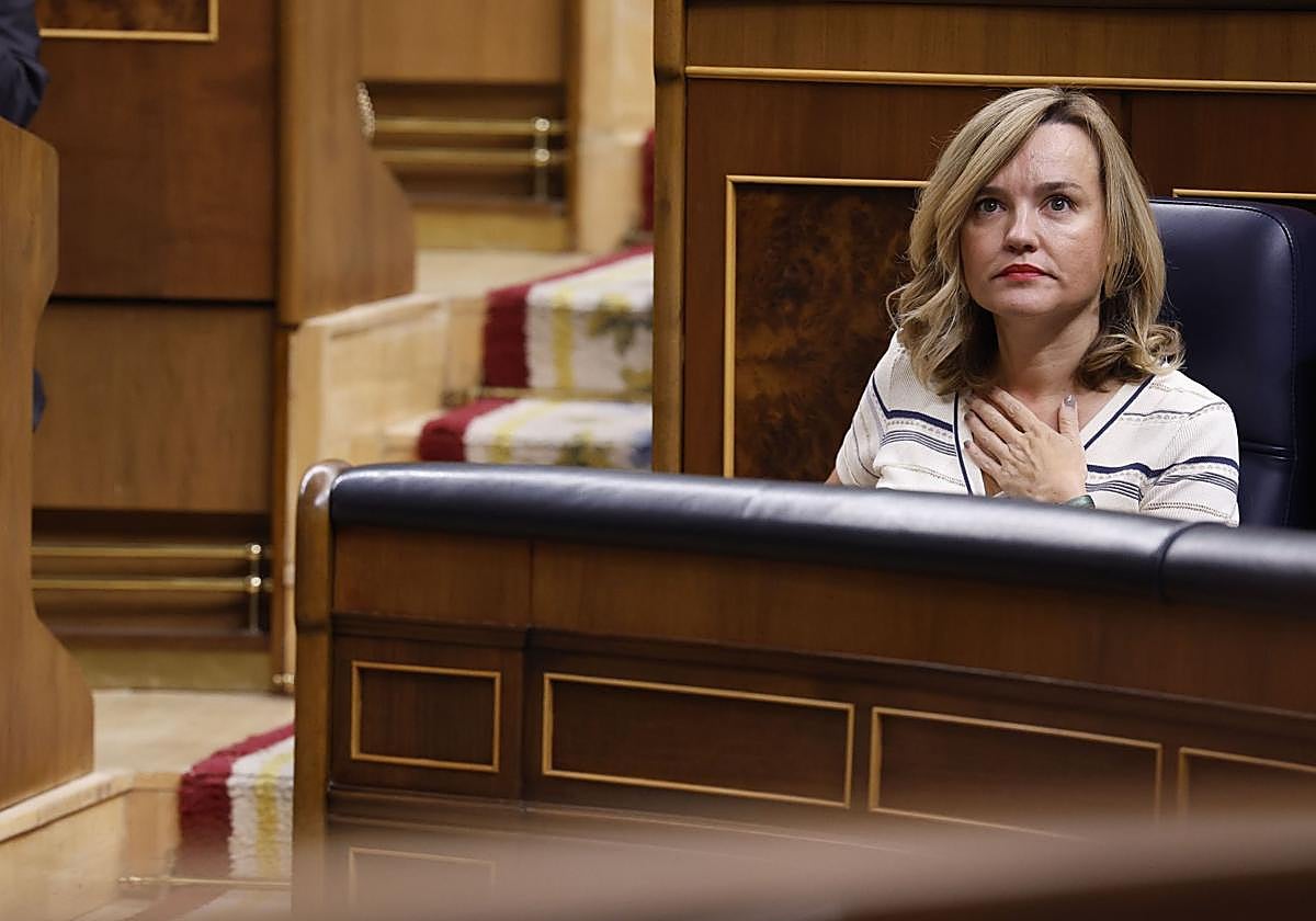 La ministra de Educación, Pilar Alegría, en el Congreso de los Diputados.