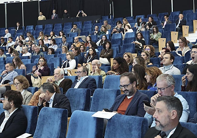 Asistentes a la inauguración del congreso, en el salón de actos del edificio Calatrava.