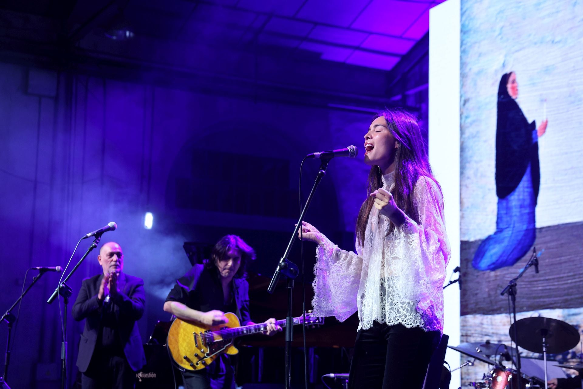 La Fábrica de Armas de la Vega echa a andar con las fotografías de Graciela Iturbide