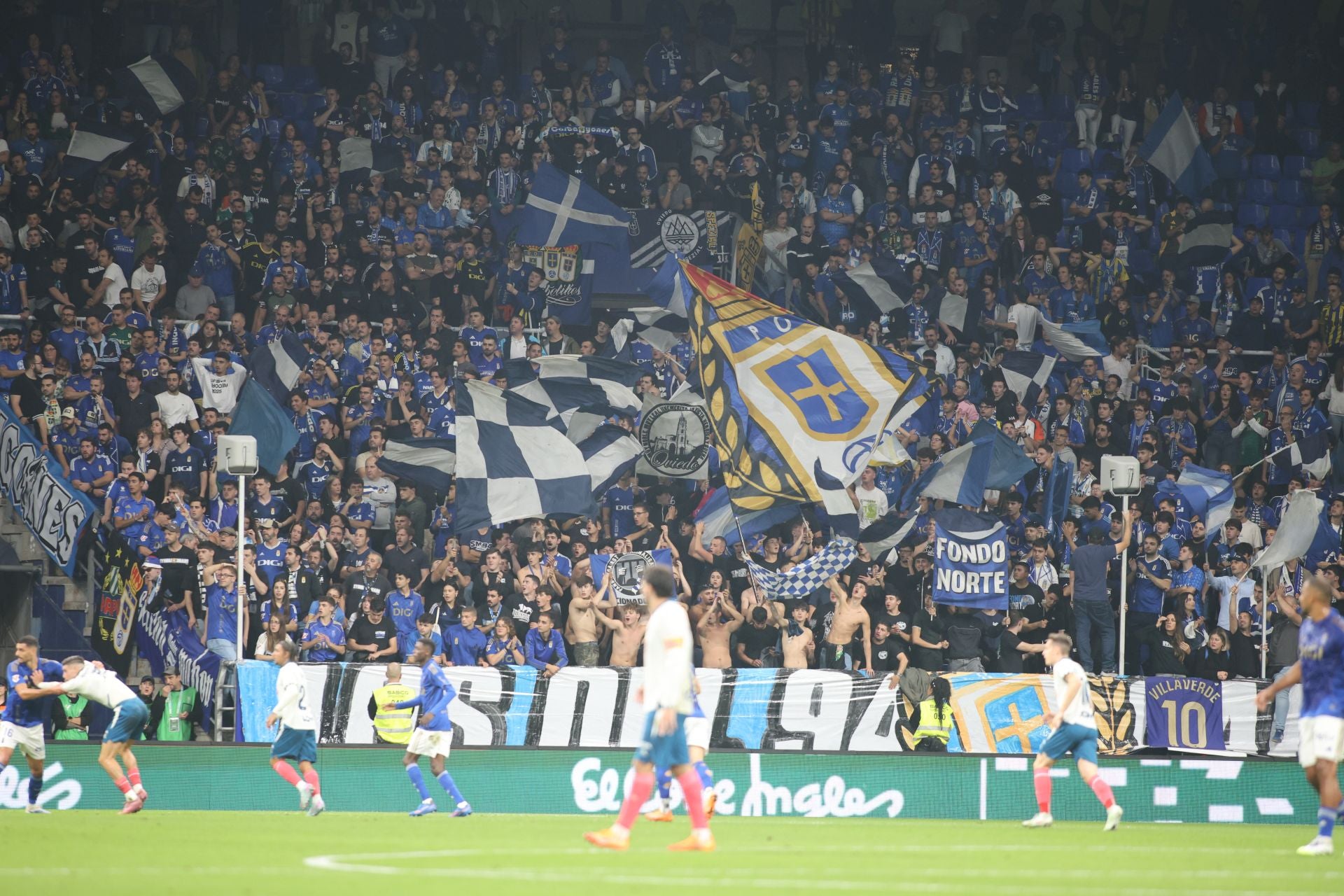 ¿Estuviste en el Real Oviedo - Espanyol? ¡Búscate entre las imágenes!