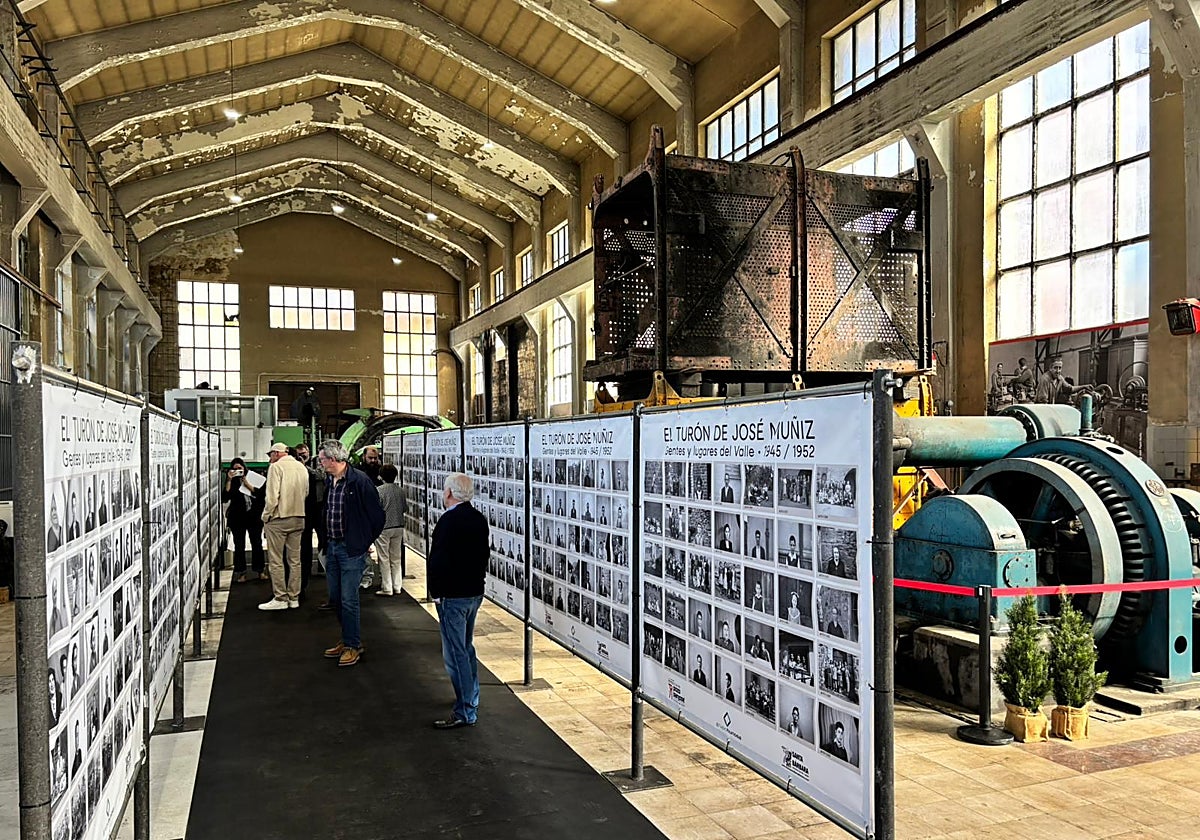 Parte de la inmensa colección fotográfica expuesta en el pozo San José.