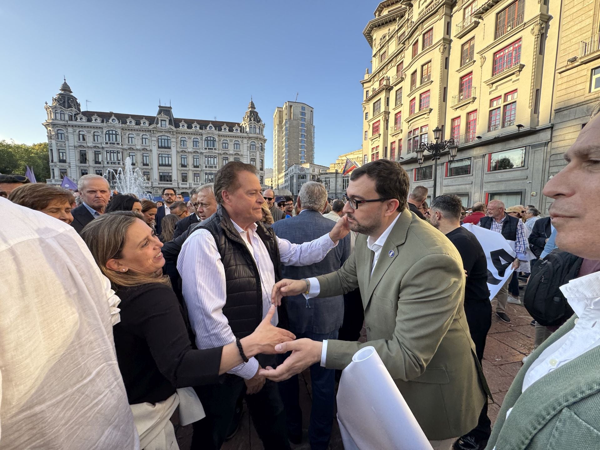 La multitudinaria manifestación en Oviedo contra el peaje del Huerna, en imágenes