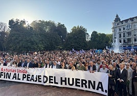 La multitudinaria manifestación en Oviedo contra el peaje del Huerna, en imágenes