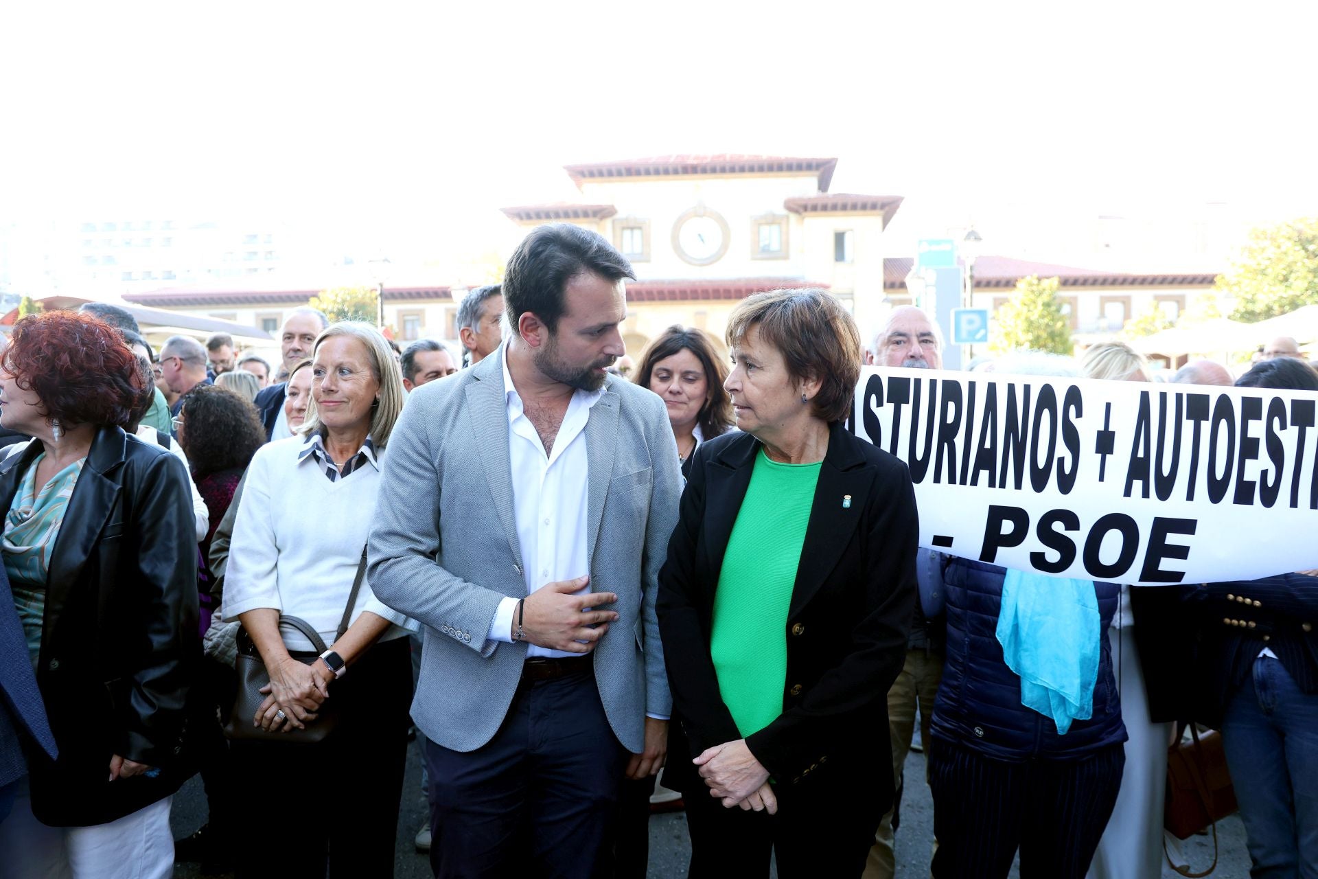 La multitudinaria manifestación en Oviedo contra el peaje del Huerna, en imágenes