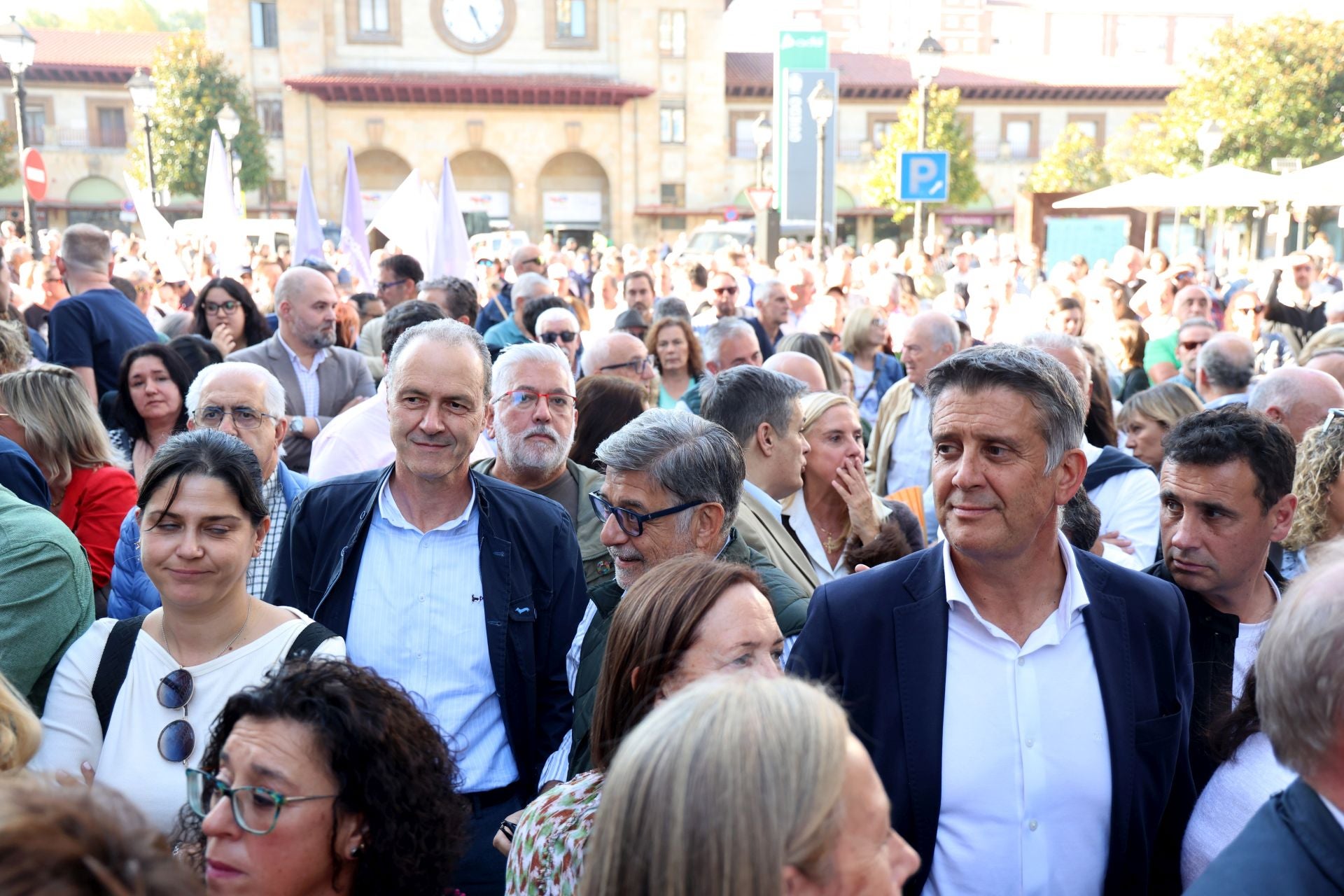 La multitudinaria manifestación en Oviedo contra el peaje del Huerna, en imágenes