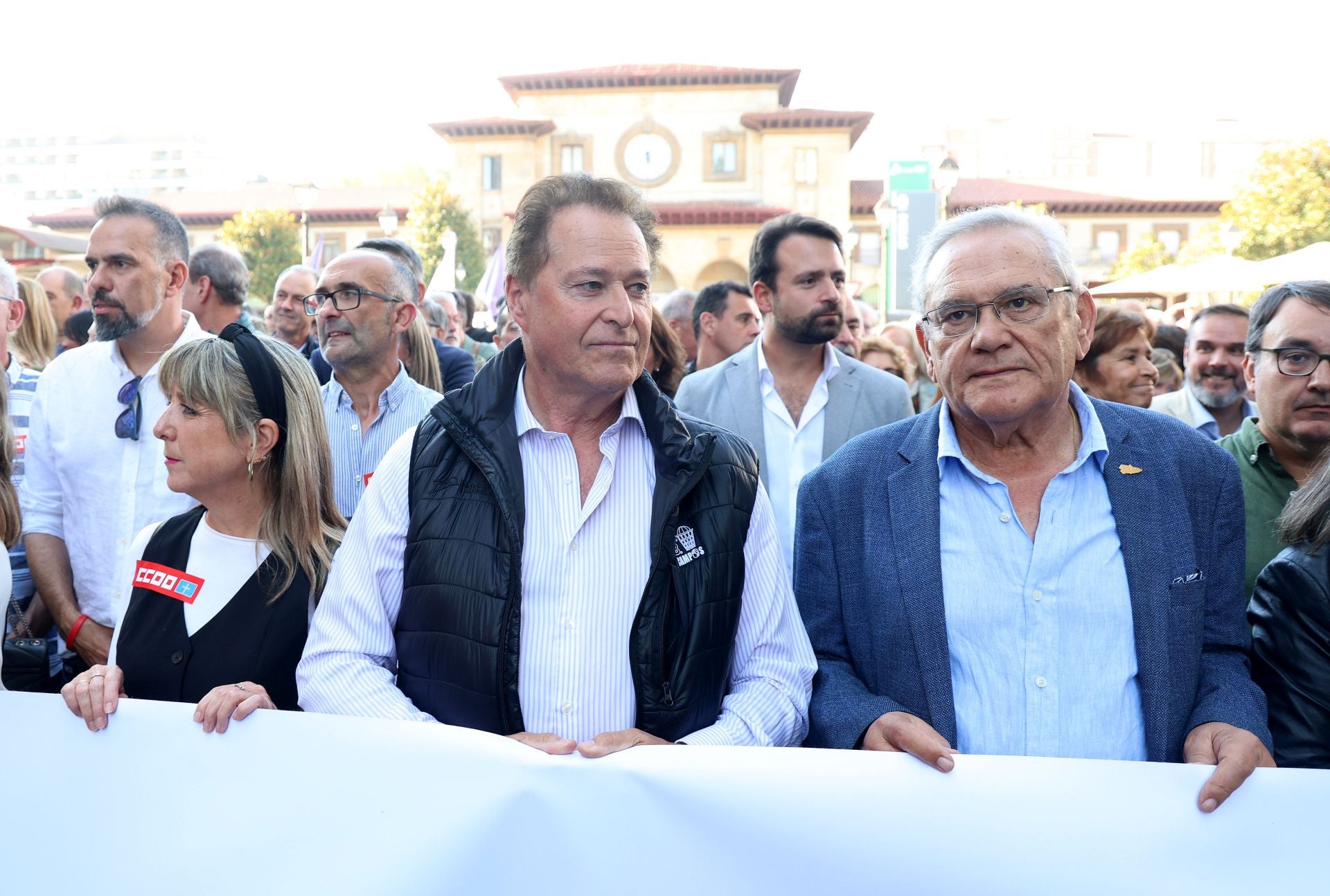 La multitudinaria manifestación en Oviedo contra el peaje del Huerna, en imágenes
