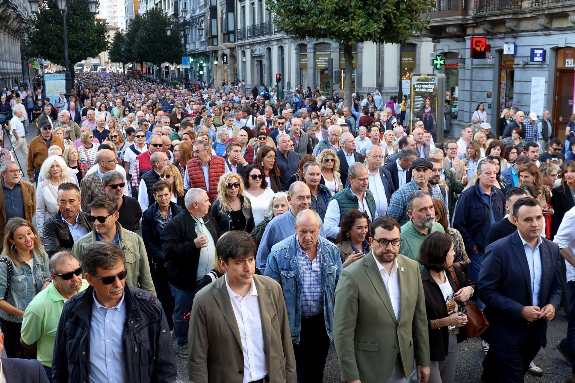 La multitudinaria manifestación en Oviedo contra el peaje del Huerna, en imágenes