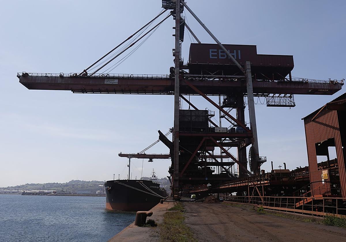 Terminal de graneles sólidos del Puerto de Gijón.