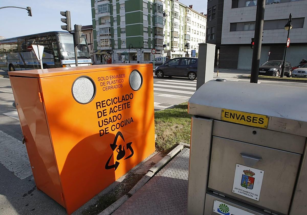 Contenedor de reciclaje de aceite en Raíces. En Avilés se comenzarán a colocar ahora.