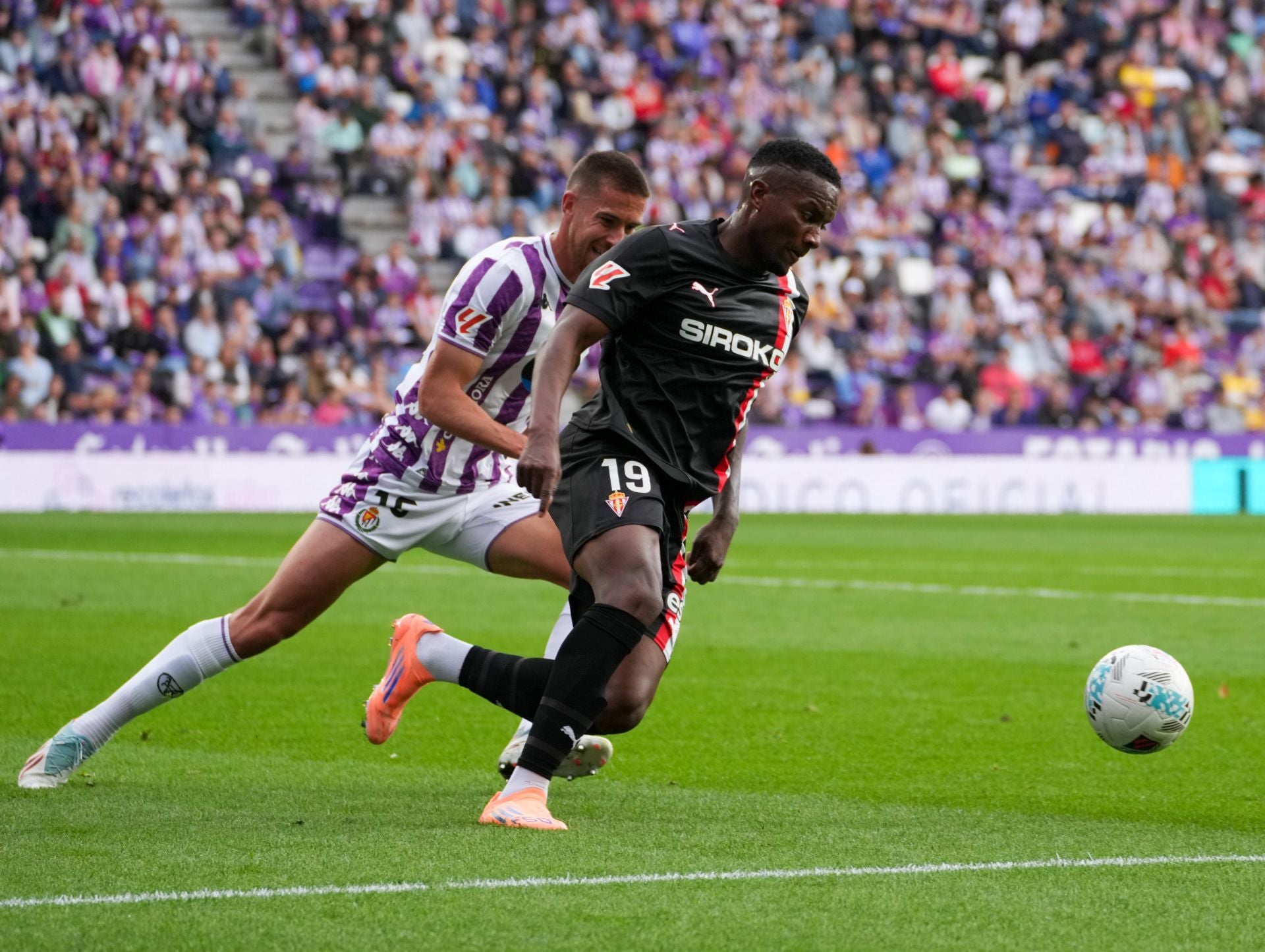 Las mejores jugadas del Real Valladolid-Sporting de Gijón, en imágenes