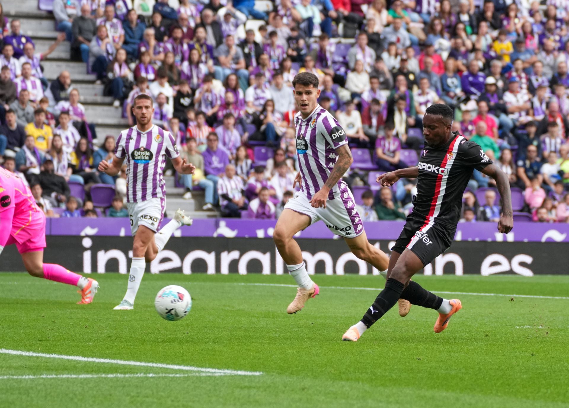 Las mejores jugadas del Real Valladolid-Sporting de Gijón, en imágenes