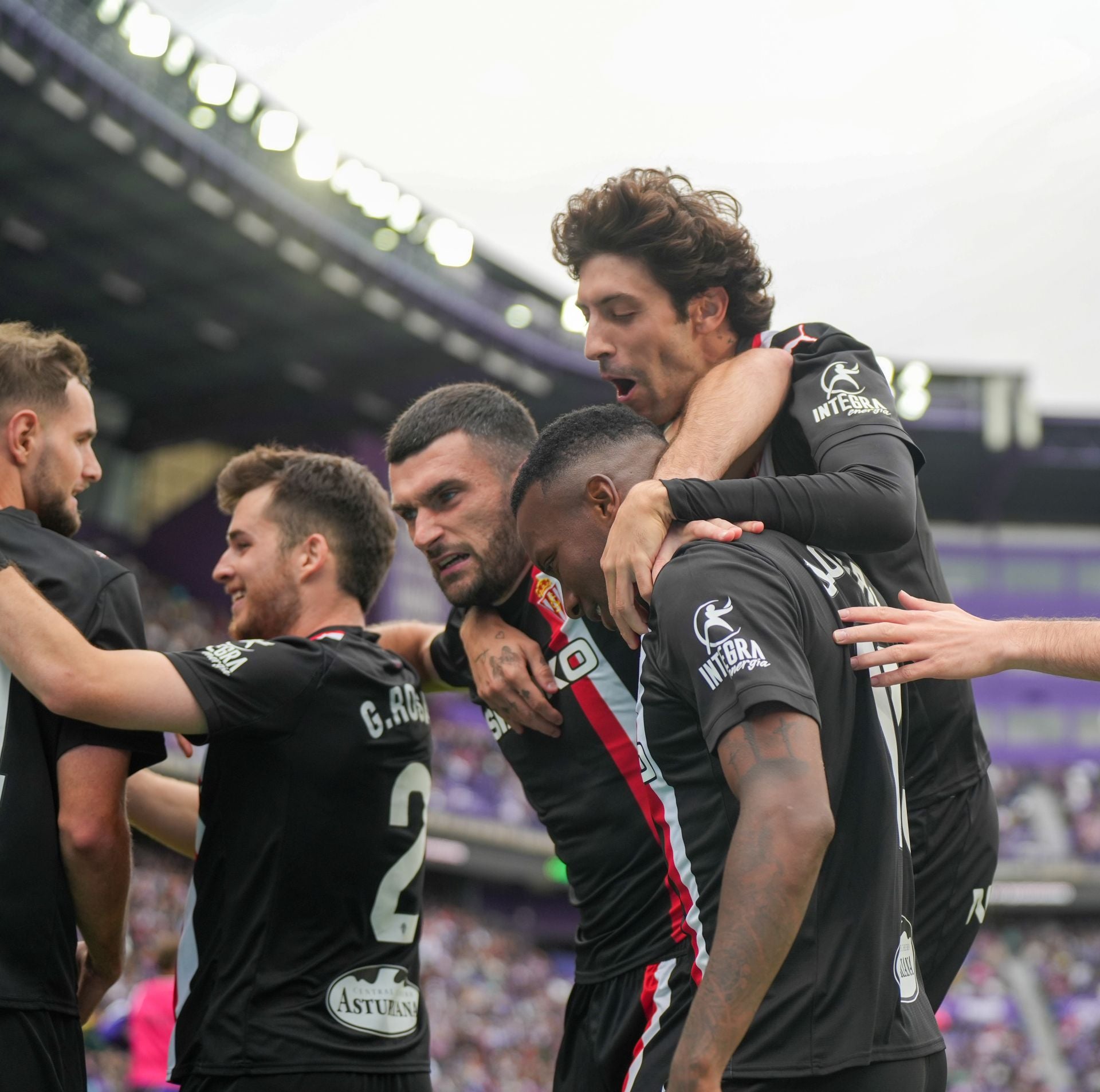 Las mejores jugadas del Real Valladolid-Sporting de Gijón, en imágenes