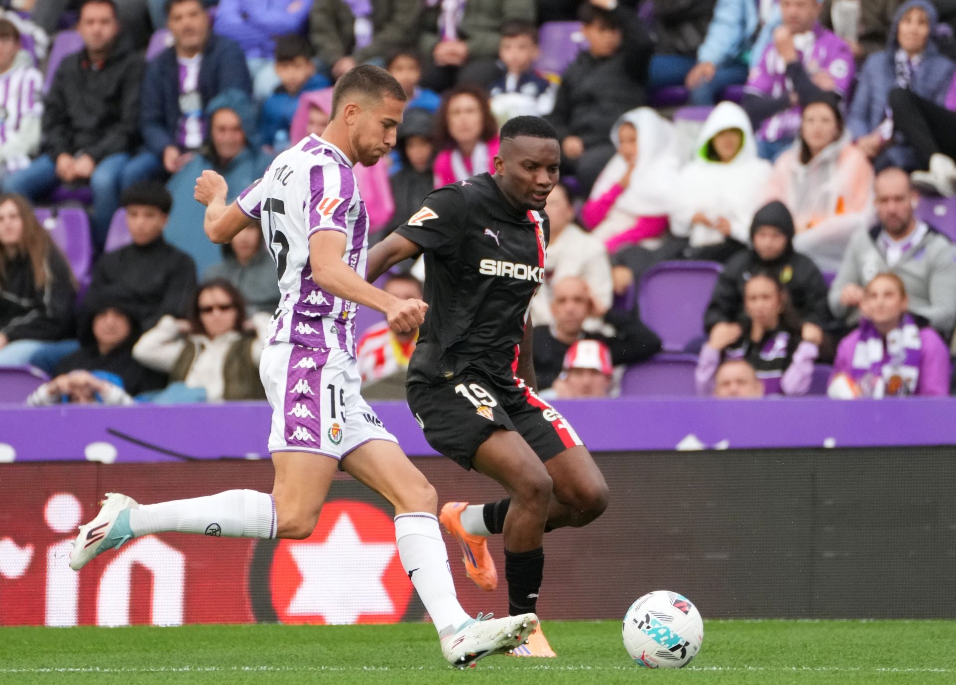 Las mejores jugadas del Real Valladolid-Sporting de Gijón, en imágenes