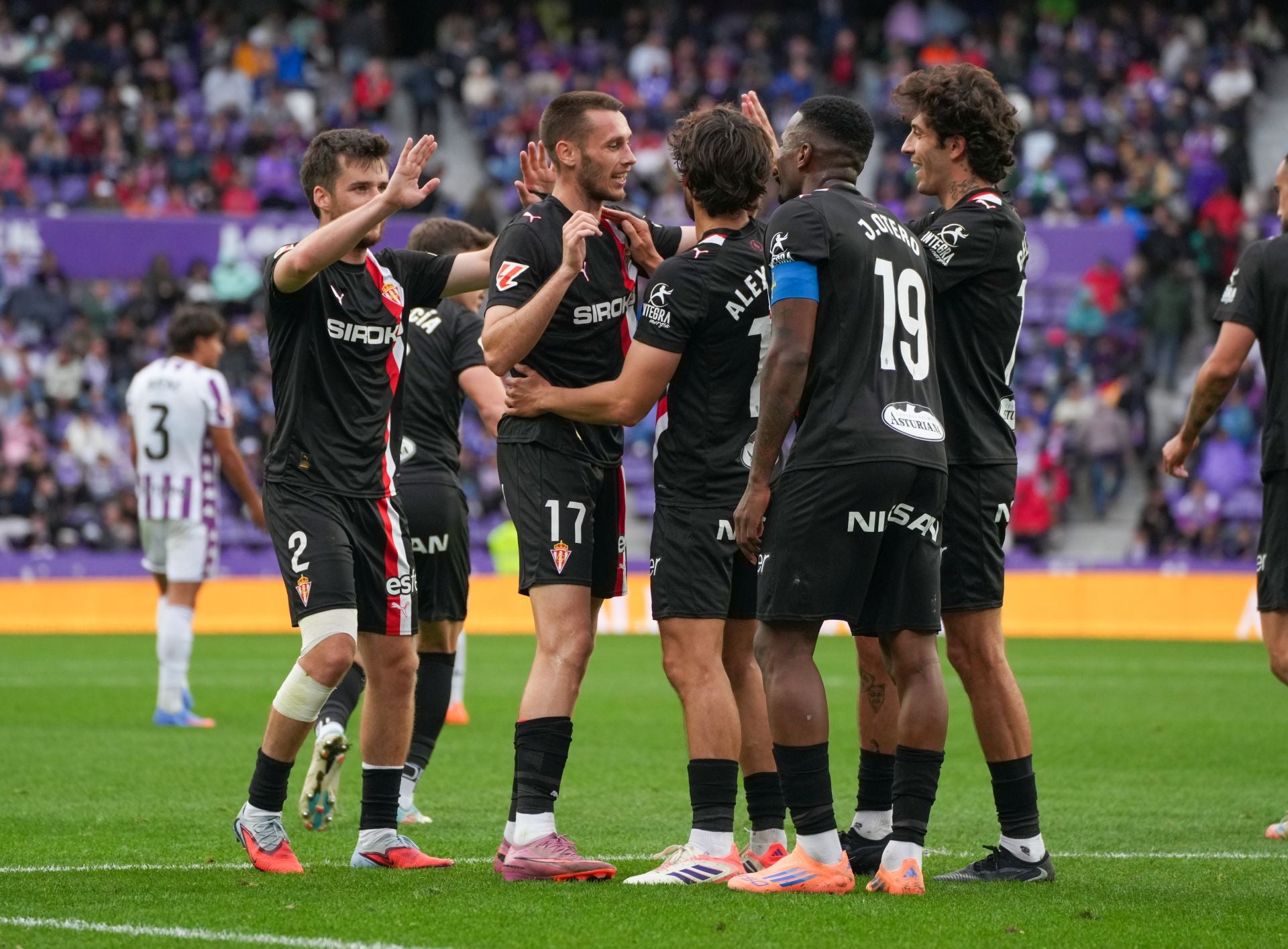 Las mejores jugadas del Real Valladolid-Sporting de Gijón, en imágenes