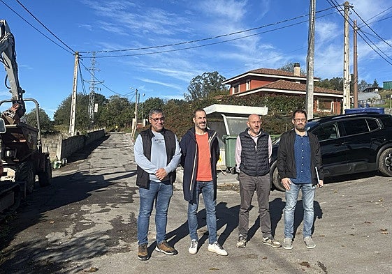 Visita al inicio de las obras de mejora del camino de Reanes a La Cuesta, en Lieres.