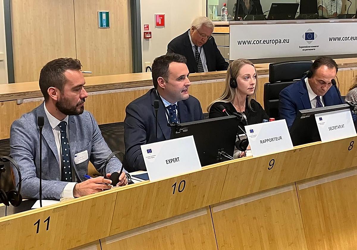 El consejero de Haciendo, Guillermo Peláez, y el director de la Oficina Económica de Presidencia, José Sicre.