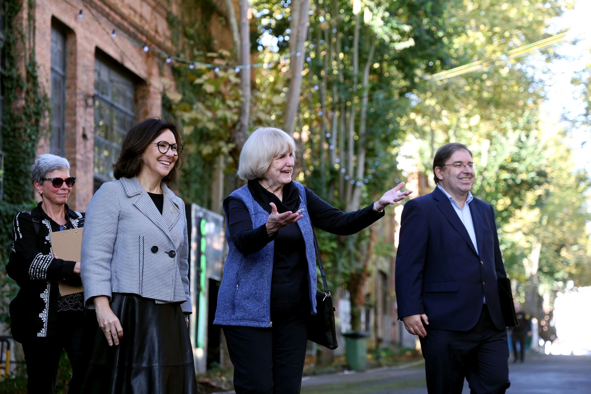 «¡Cuánto piensan estos niños!»: así fue el encuentro de Mary-Claire King con escolares asturianos
