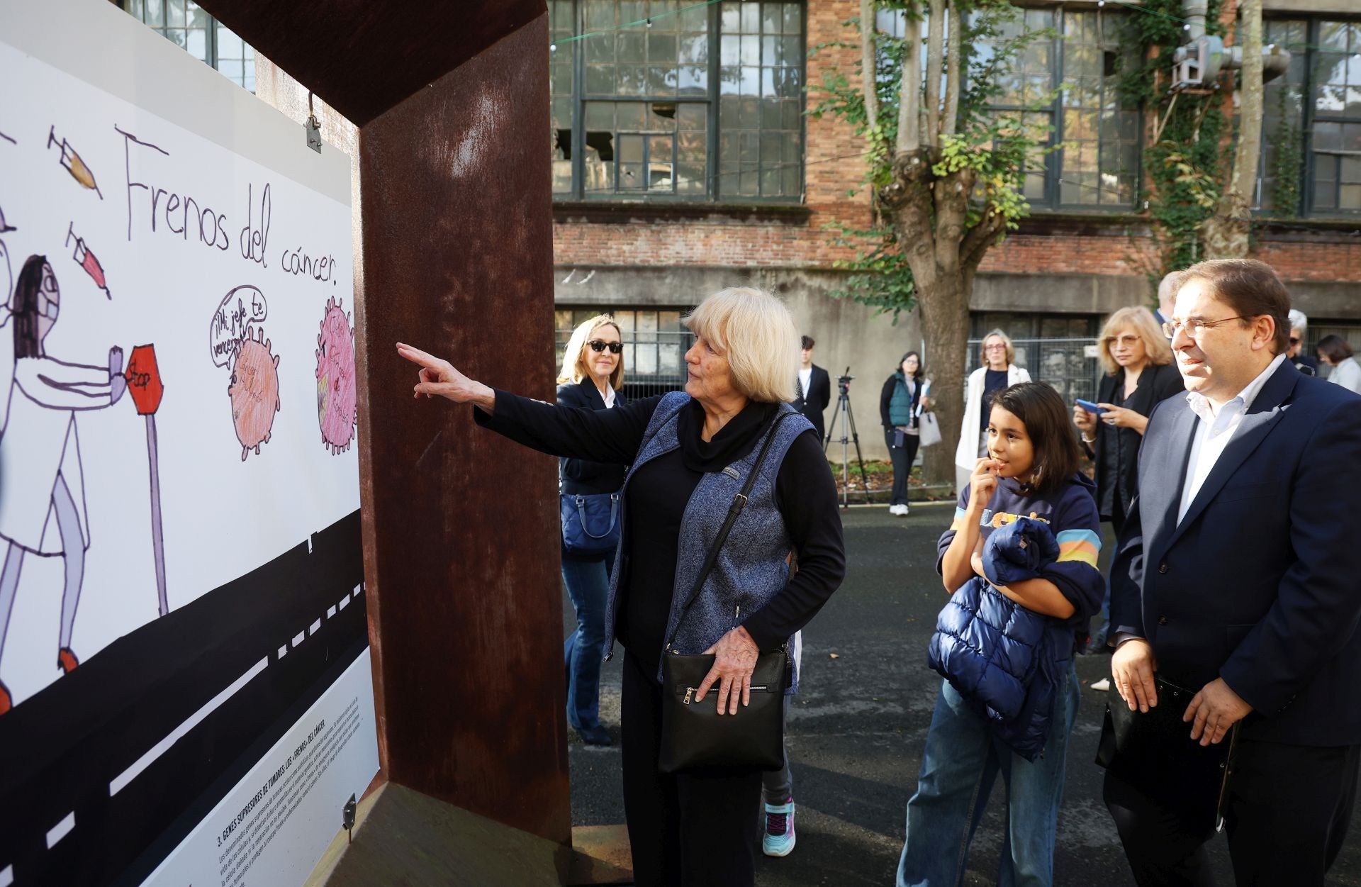 «¡Cuánto piensan estos niños!»: así fue el encuentro de Mary-Claire King con escolares asturianos