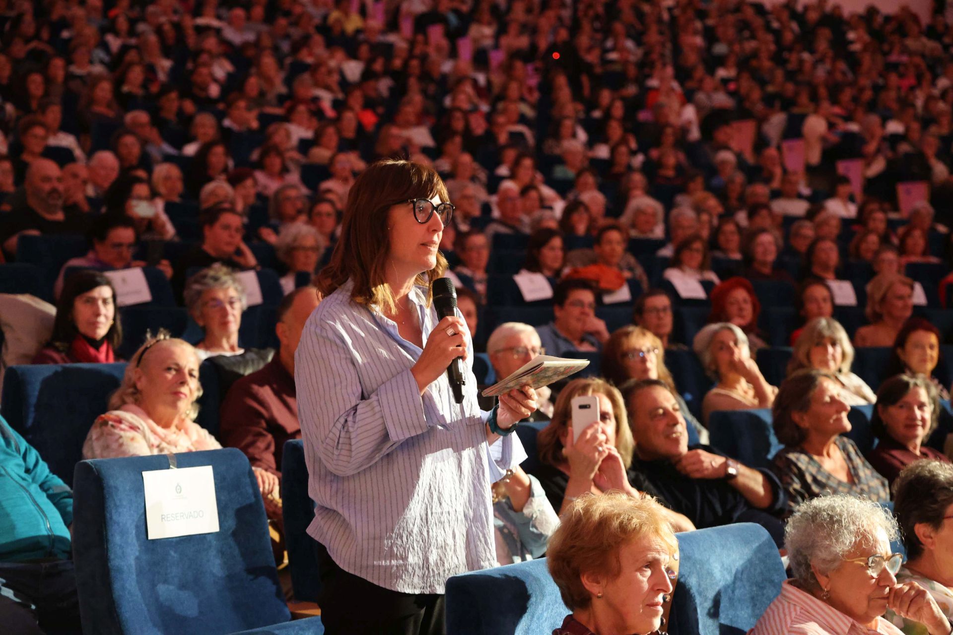 Encuentro de Eduardo Mendoza con lectores de los clubes de lectura