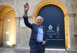 Eduardo Mendoza: «Me encanta Asturias, mis abuelos eran de aquí. Estoy en casa»