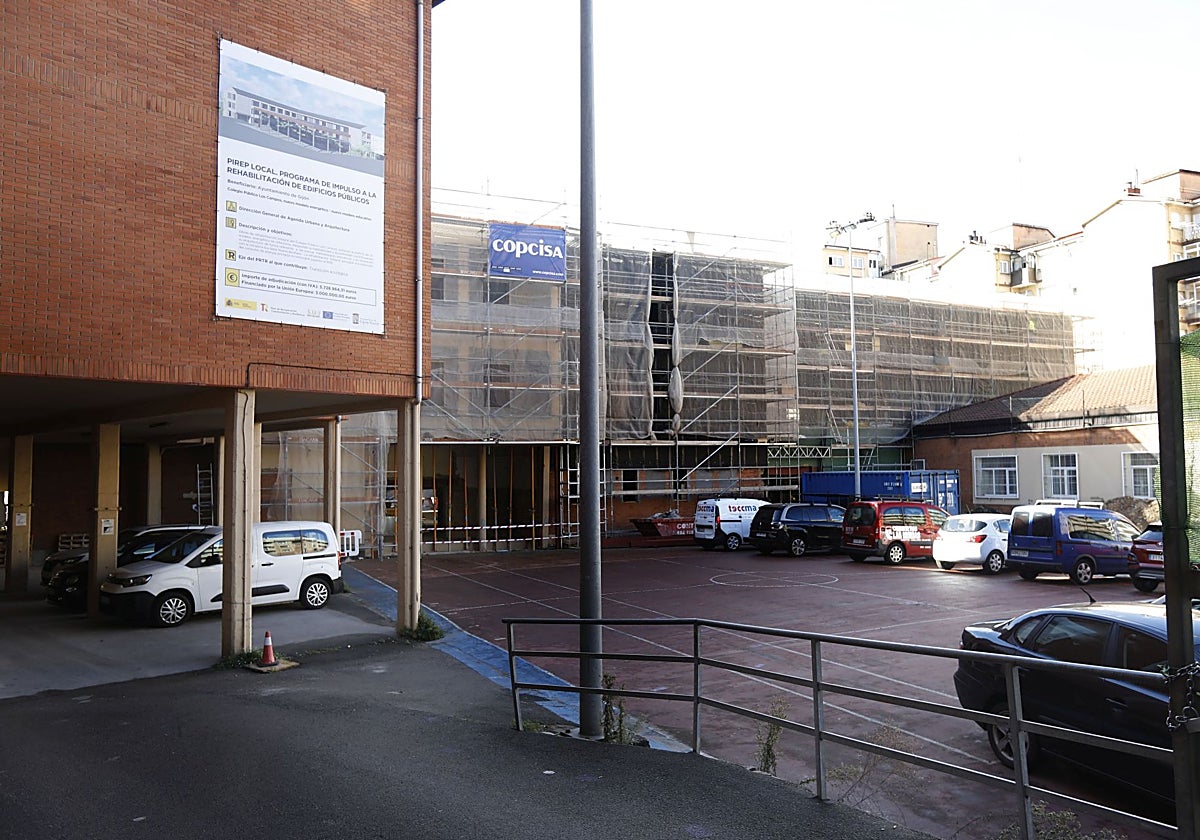 Obras de reforma del colegio Los Campos, que están al 40% de ejecución y deberían finalizar en junio de 2026.