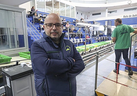 Ángel Muñoz ayer en la cancha de la rula de Avilés.