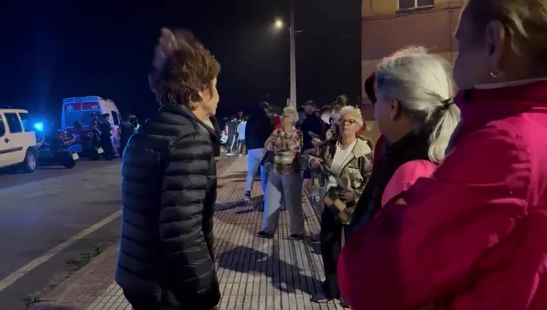 Carmen Moriyón estuvo con los vecinos desalojados por el incendio en Monteana