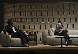 Alejandro González Iñárritu y Graciela Iturbide se encuentran con el público en el teatro Jovellanos