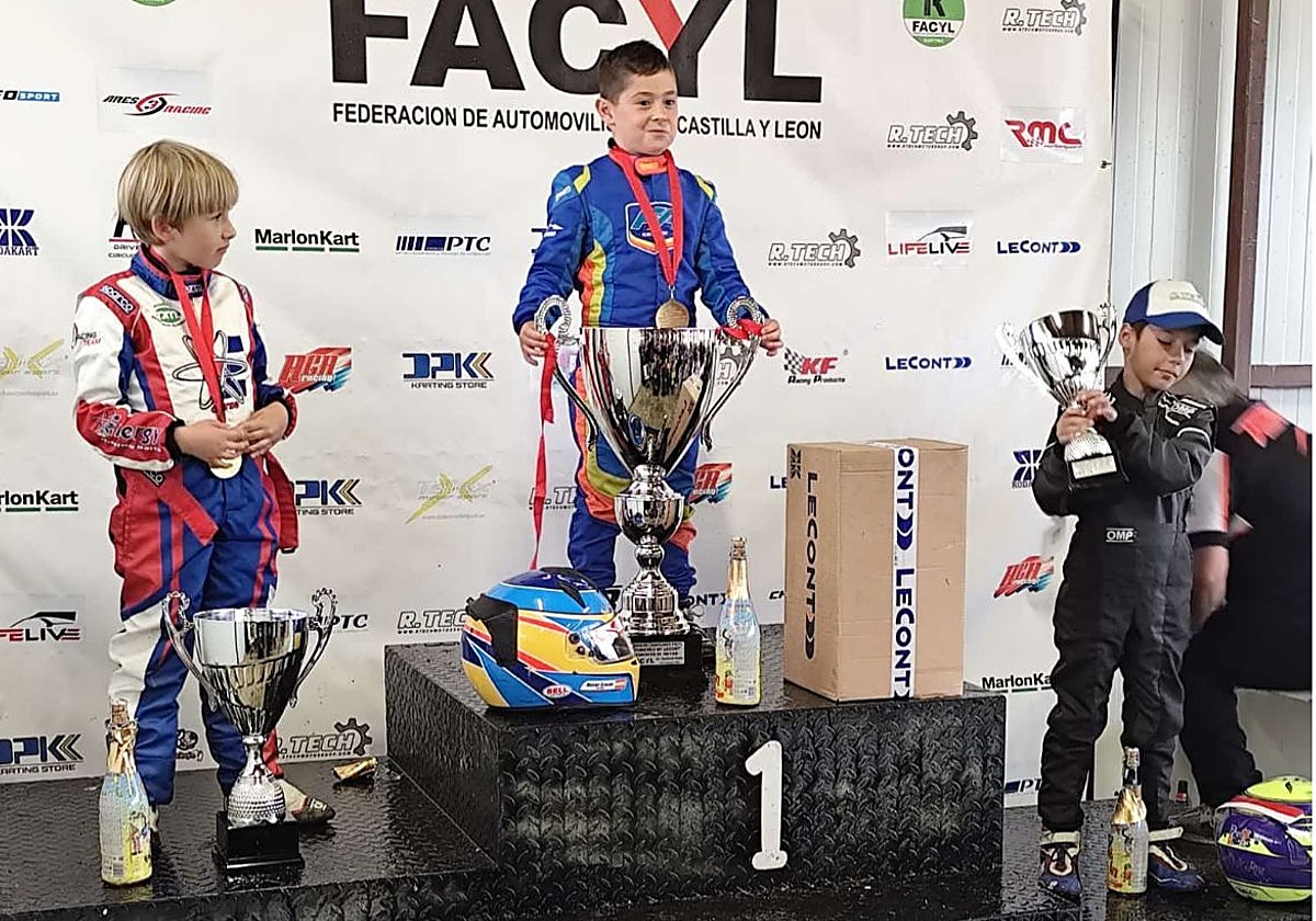 El avilesino Neizan Granda acaba la temporada a lo campeón