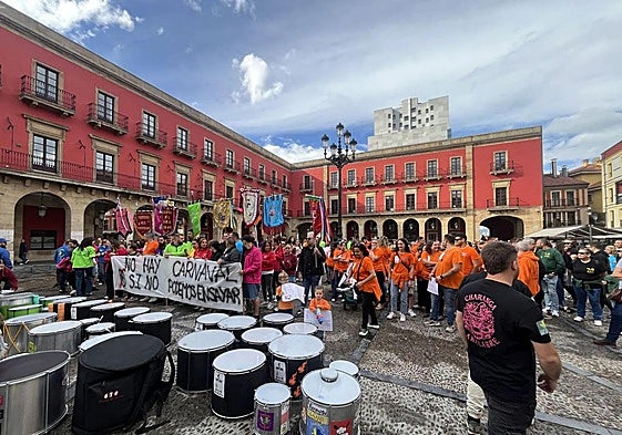 Las charangas de Gijón llevaron a cabo una protesta este fin de semana para reclamar espacios en los que ensayar.