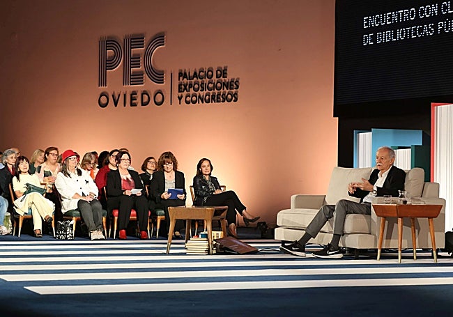 Eduardo Mendoza, en su encuentro de esta semana con los clubes de lectura en Oviedo.