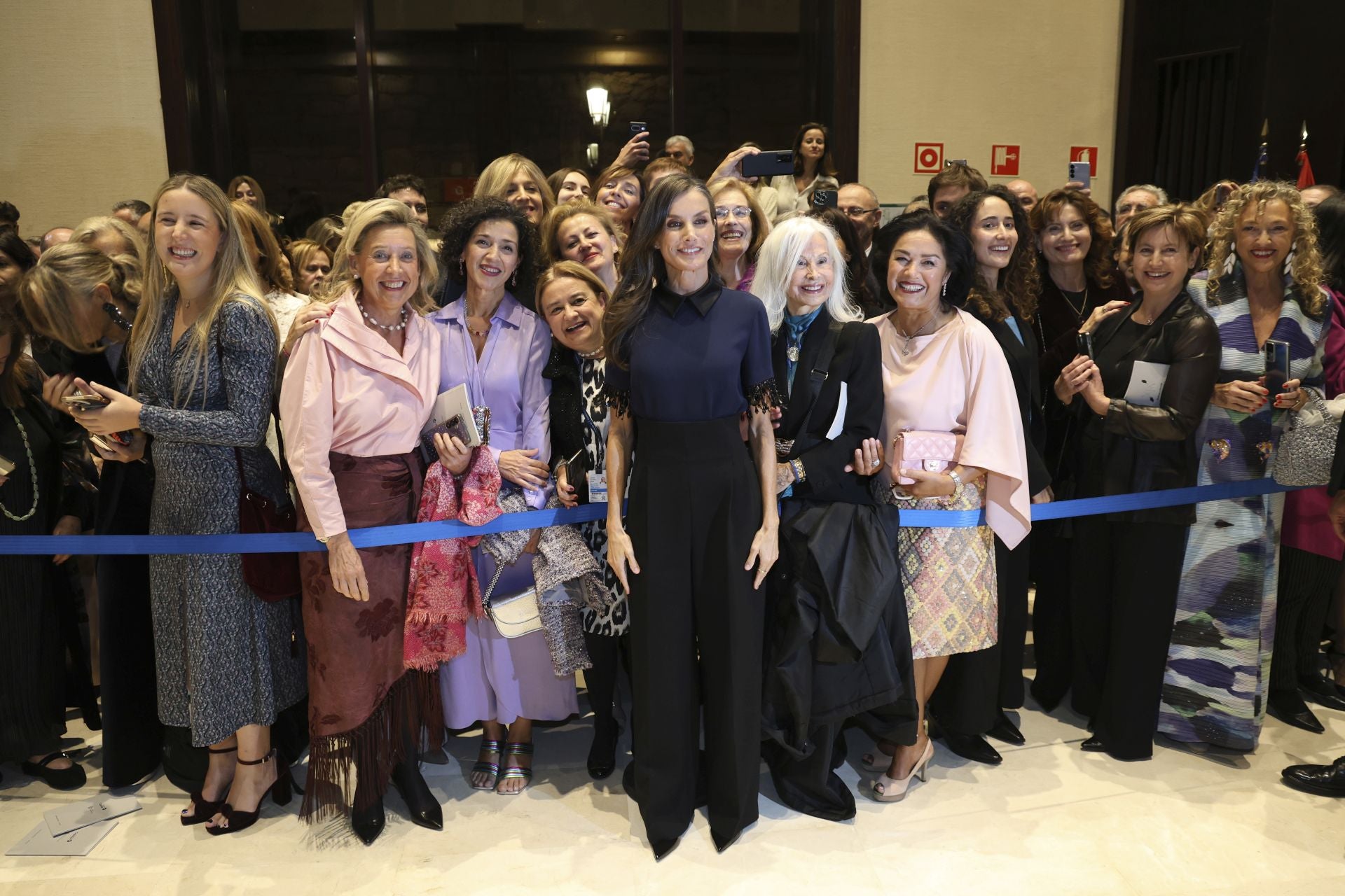 Elegancia y sobriedad en los estilismos de la Familia Real en el concierto de los Premios Princesa