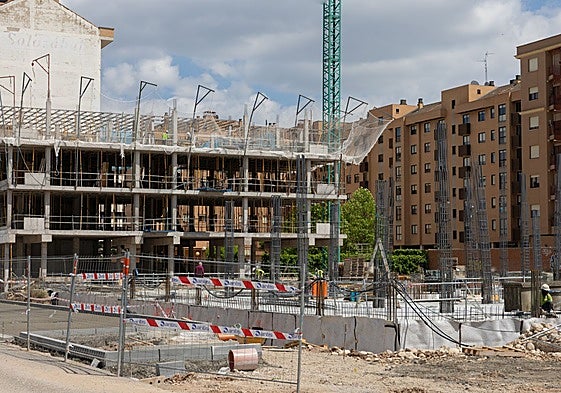 Obras de construcción de un edificio.