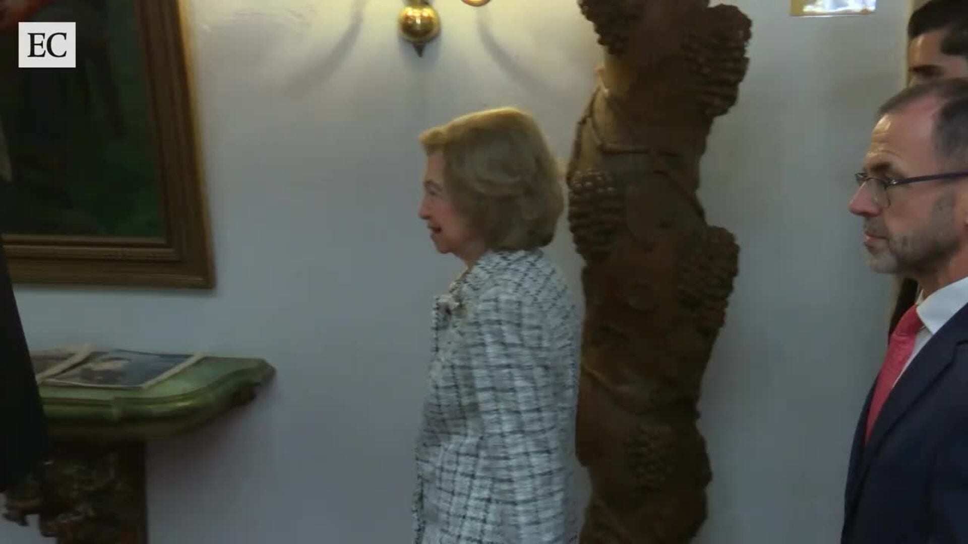 La aplaudida aparición en Oviedo de la reina Sofía