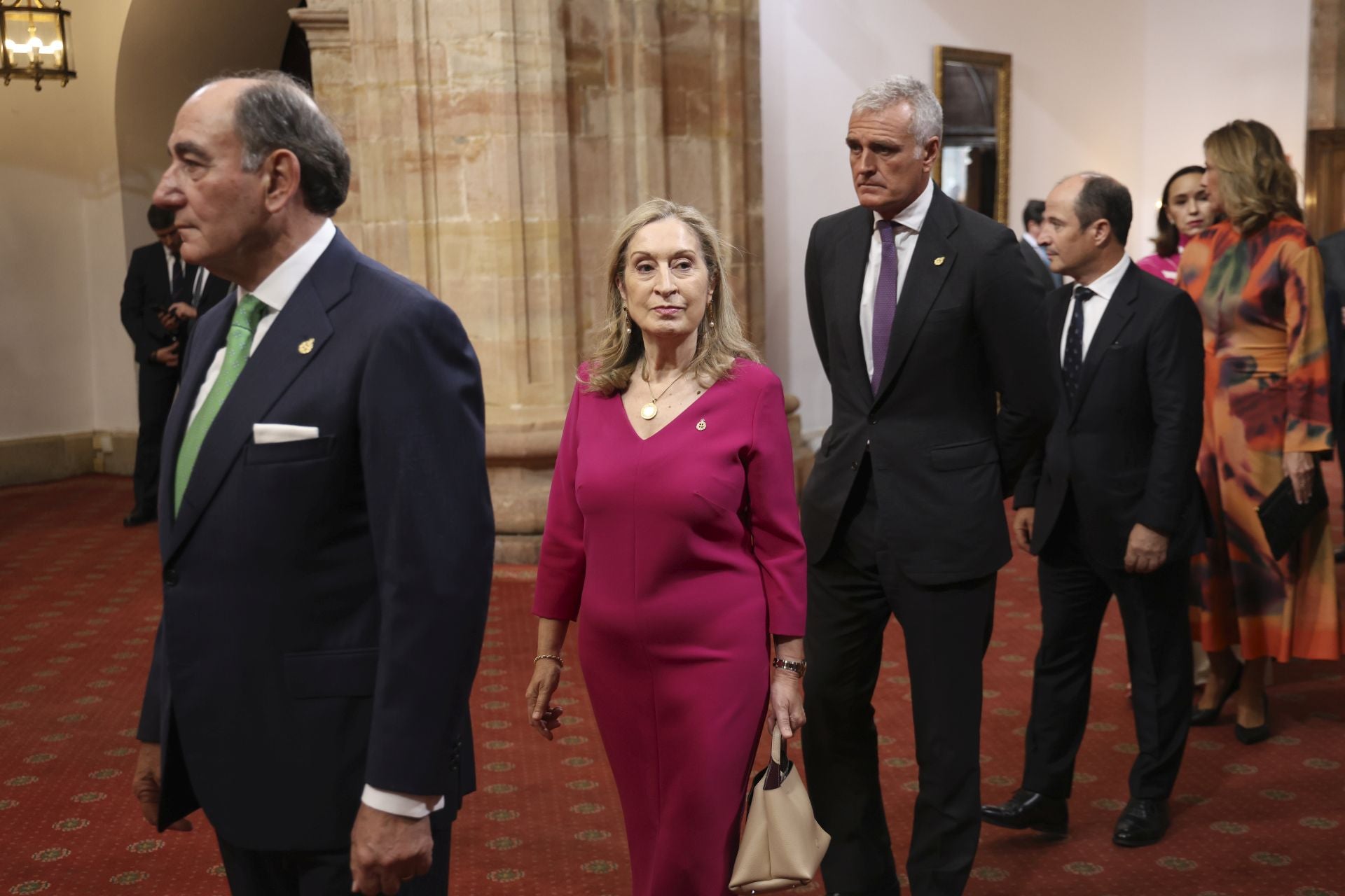 Muchas sonrisas y calurosos saludos en las audiencias de la Familia Real en el Reconquista
