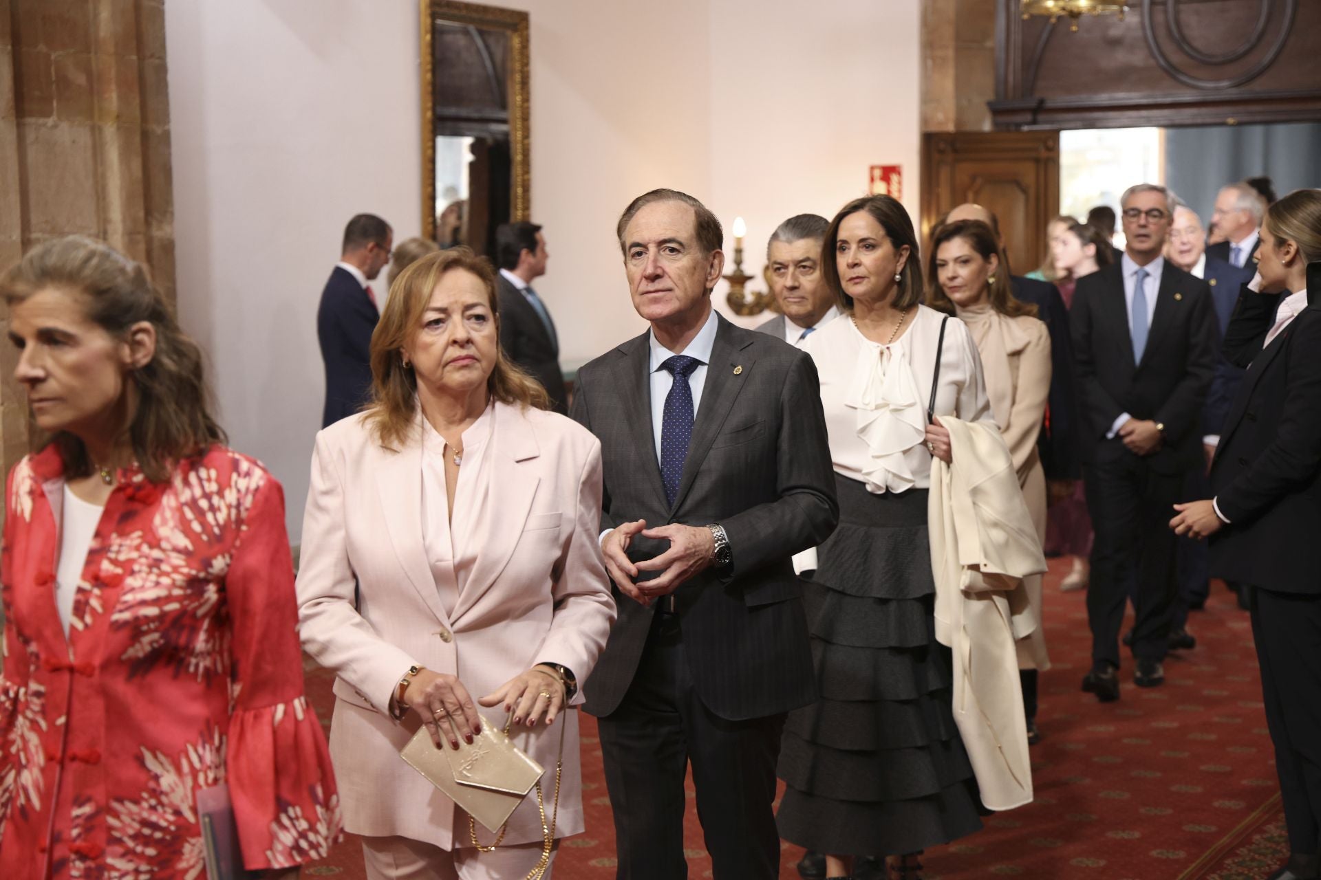 Muchas sonrisas y calurosos saludos en las audiencias de la Familia Real en el Reconquista