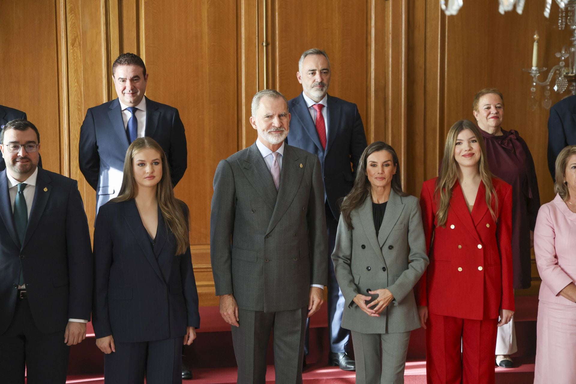 Muchas sonrisas y calurosos saludos en las audiencias de la Familia Real en el Reconquista