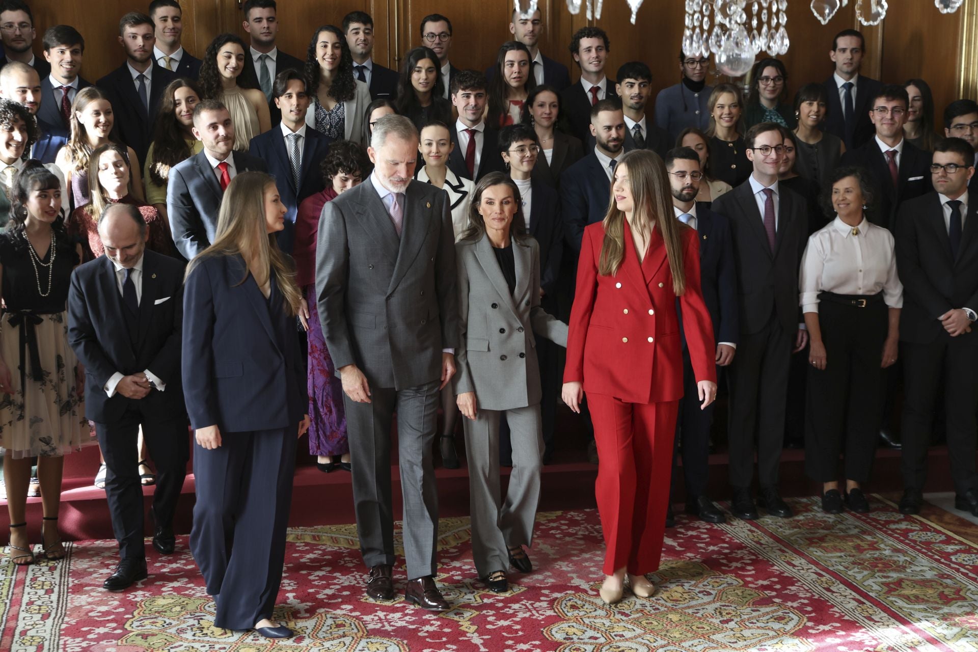 Muchas sonrisas y calurosos saludos en las audiencias de la Familia Real en el Reconquista