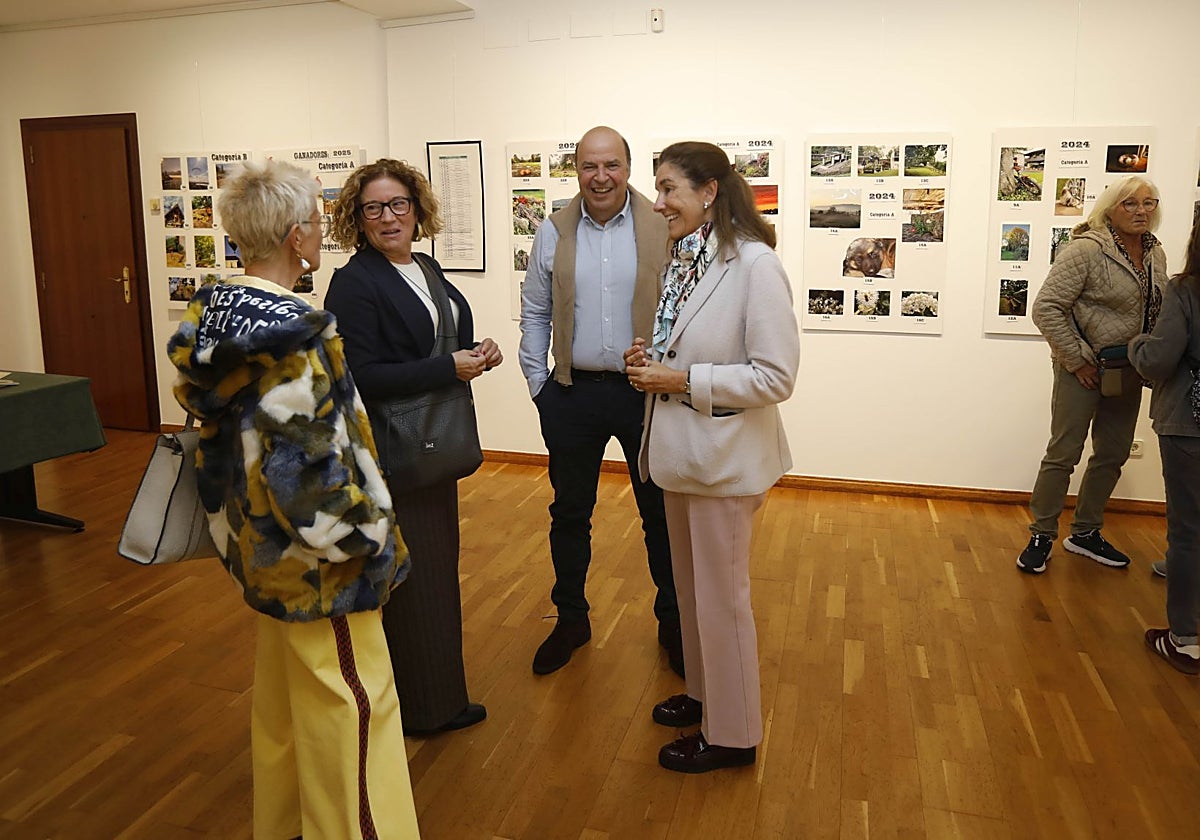 Inauguración de la exposición de la Plataforma de Bernueces en la Fundación Alvargonzález.