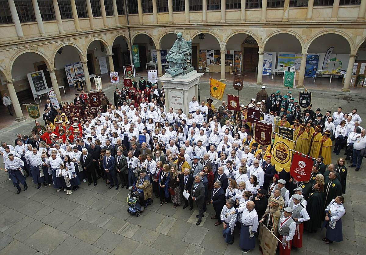 Más cofrades para el Desarme: así fue el XIII Gran Capítulo que se celebró en Oviedo