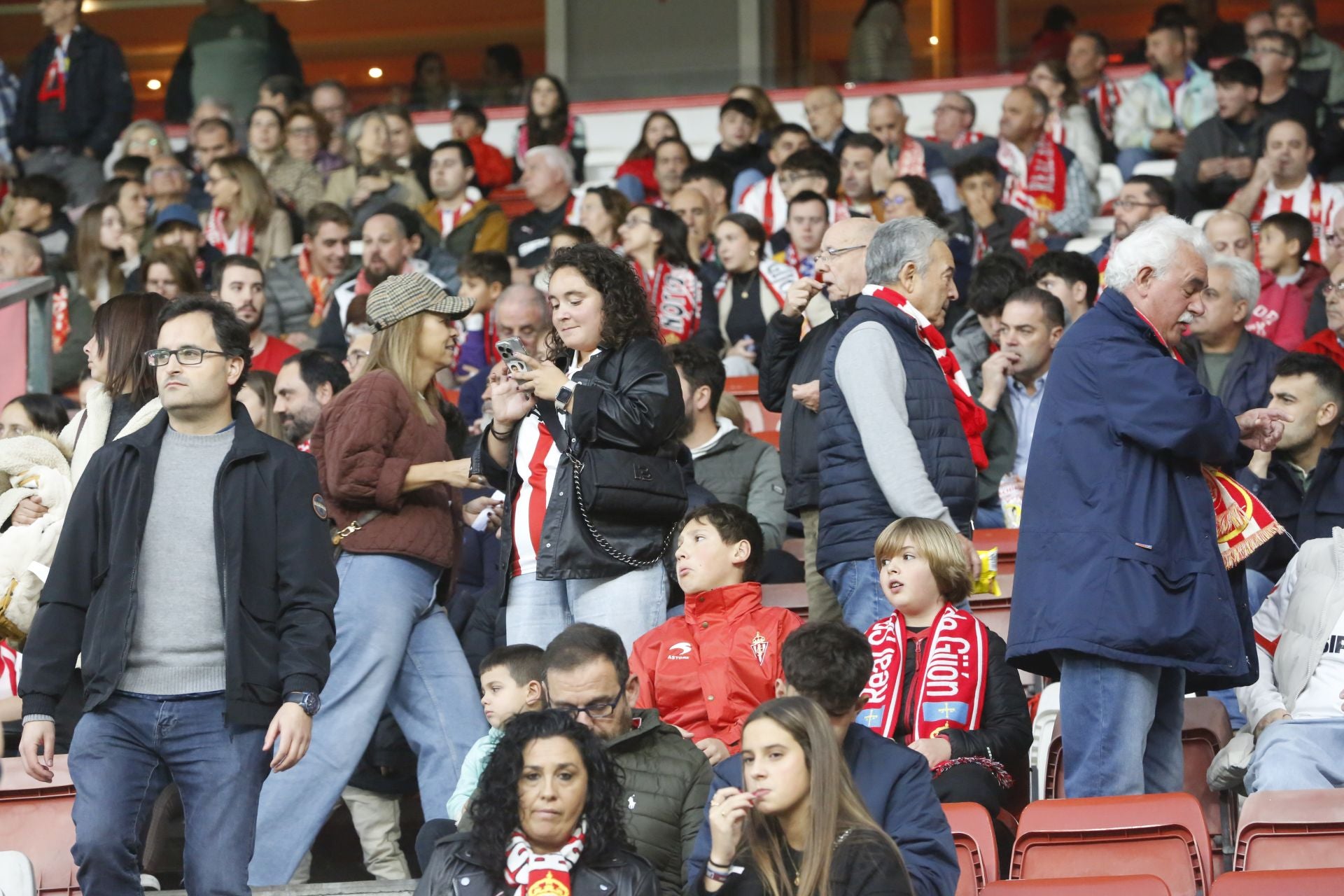 ¿Estuviste en el Sporting - Zaragoza? ¡Búscate!