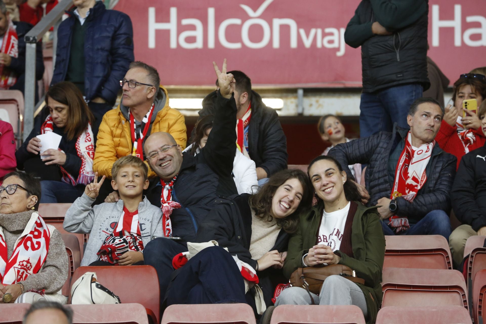 ¿Estuviste en el Sporting - Zaragoza? ¡Búscate!