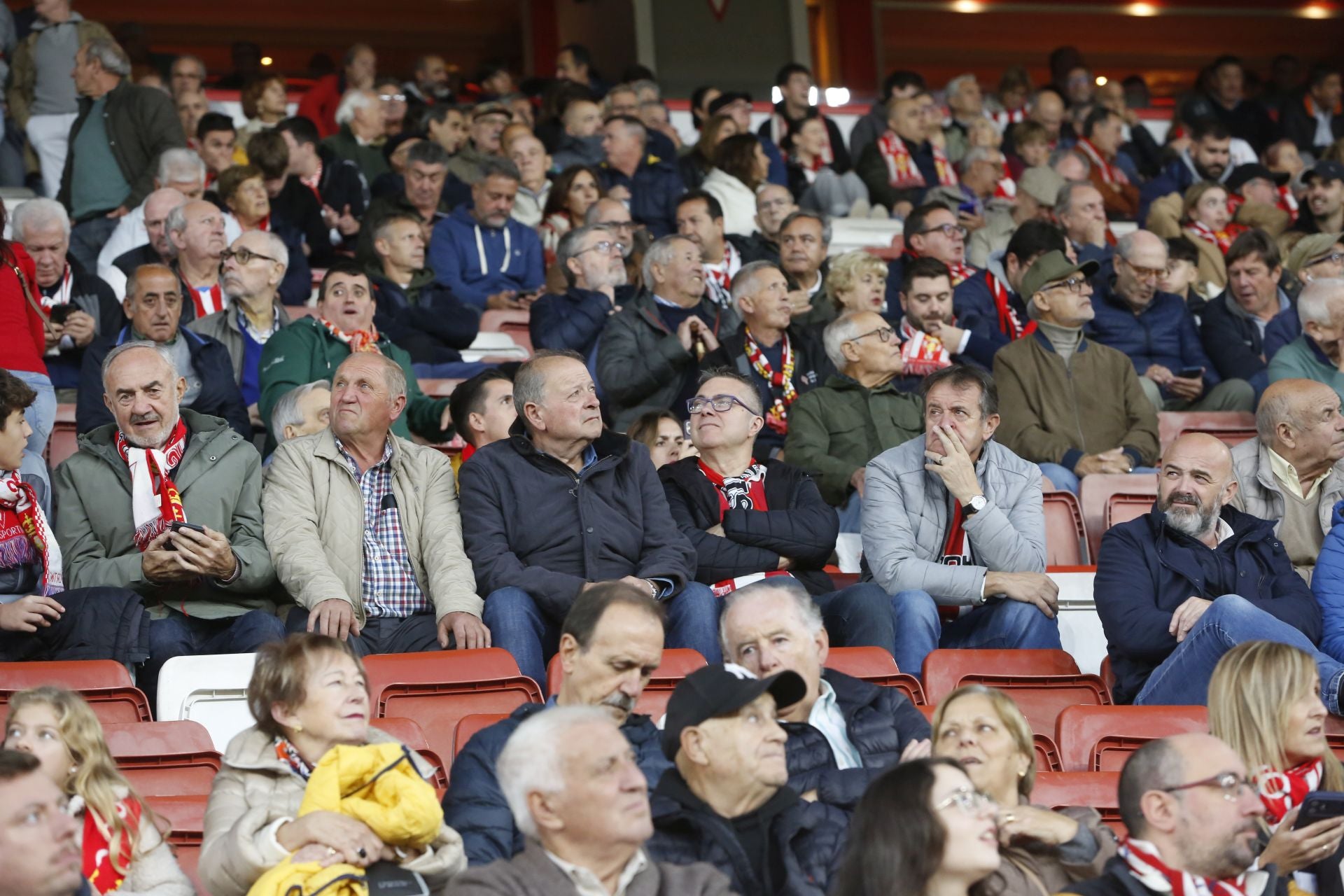 ¿Estuviste en el Sporting - Zaragoza? ¡Búscate!