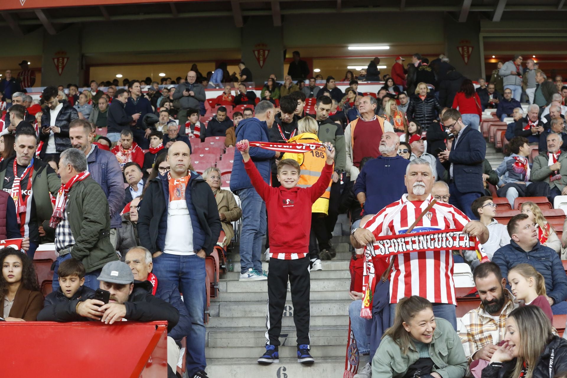 ¿Estuviste en el Sporting - Zaragoza? ¡Búscate!