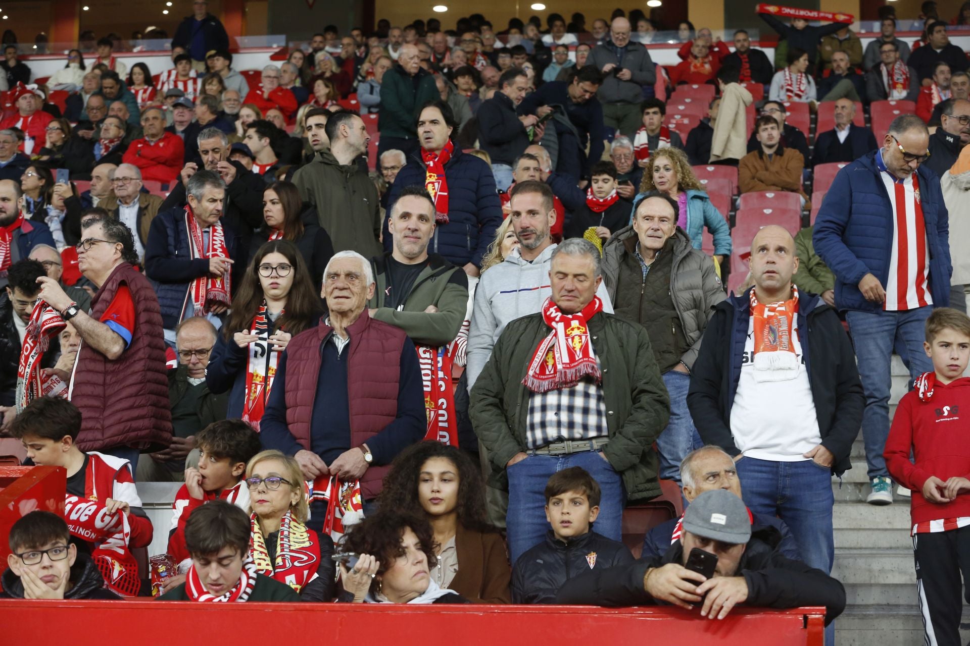 ¿Estuviste en el Sporting - Zaragoza? ¡Búscate!