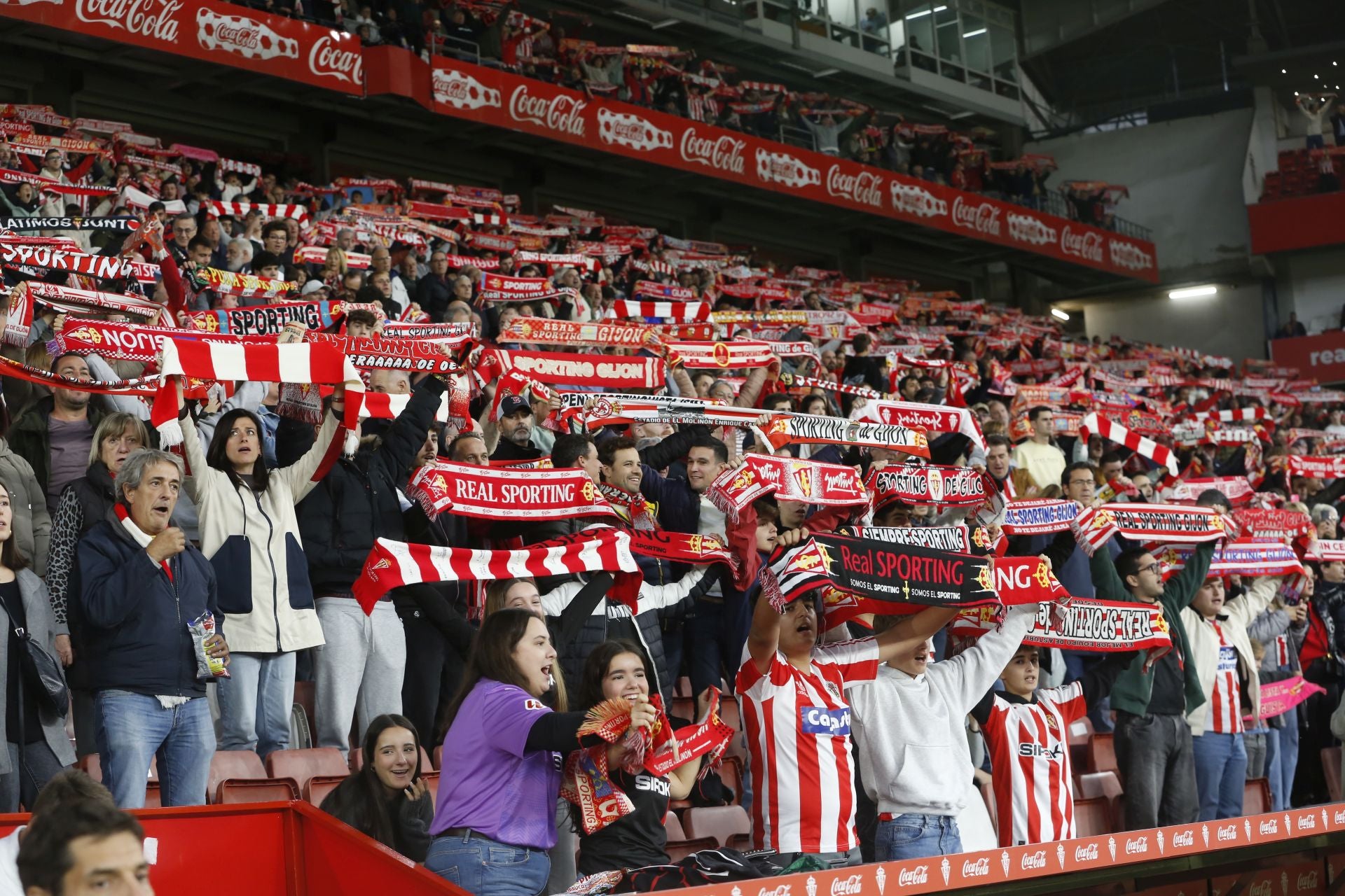 ¿Estuviste en el Sporting - Zaragoza? ¡Búscate!