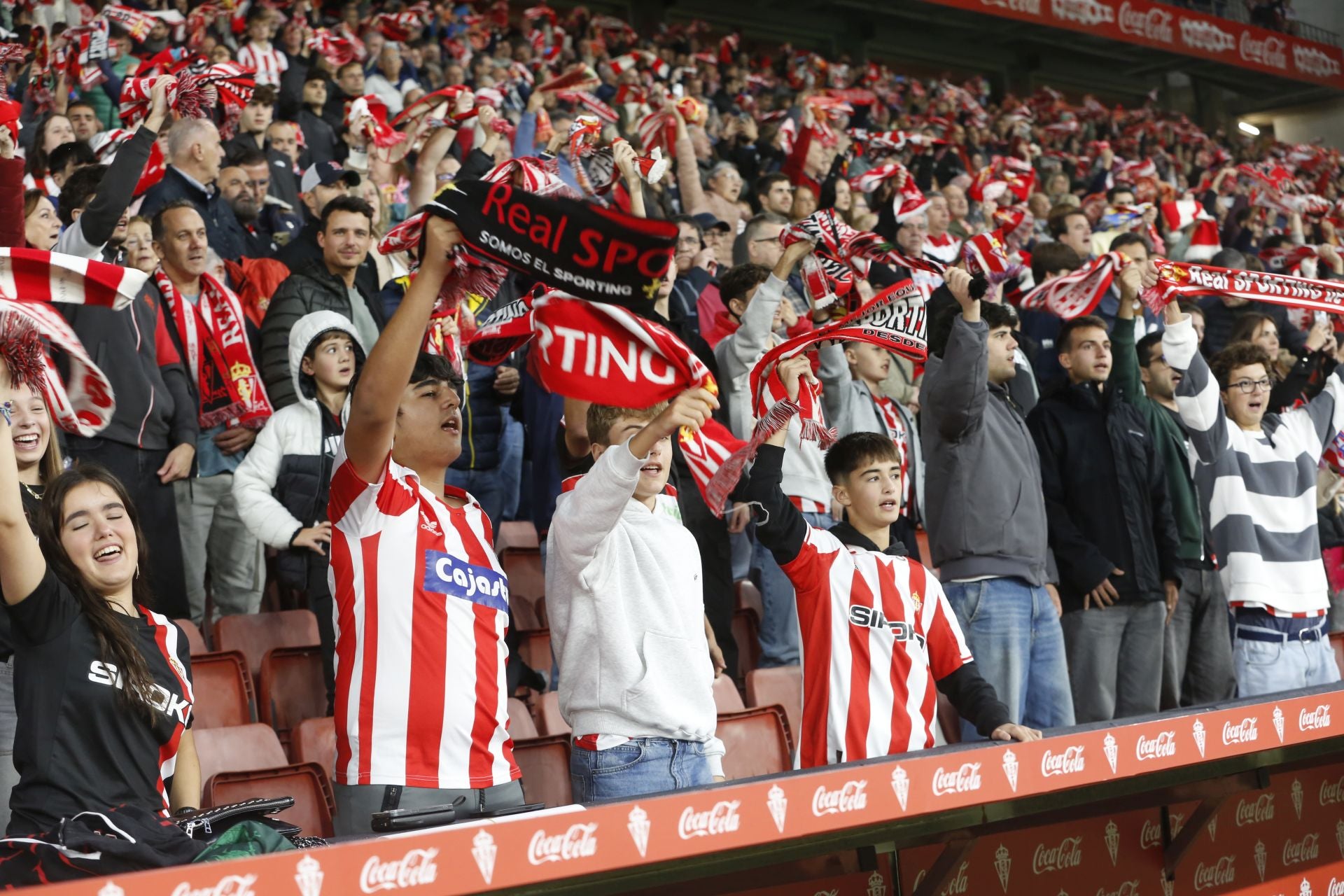 ¿Estuviste en el Sporting - Zaragoza? ¡Búscate!