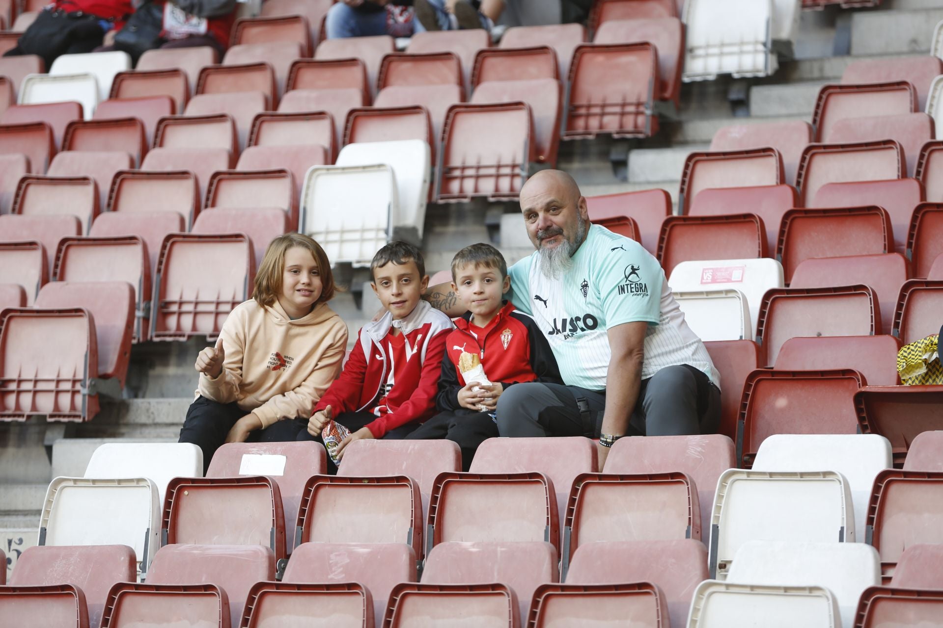 ¿Estuviste en el Sporting - Zaragoza? ¡Búscate!