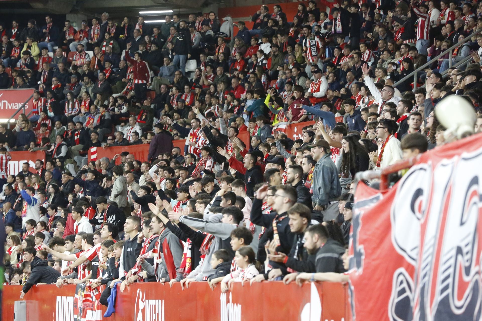 ¿Estuviste en el Sporting - Zaragoza? ¡Búscate!