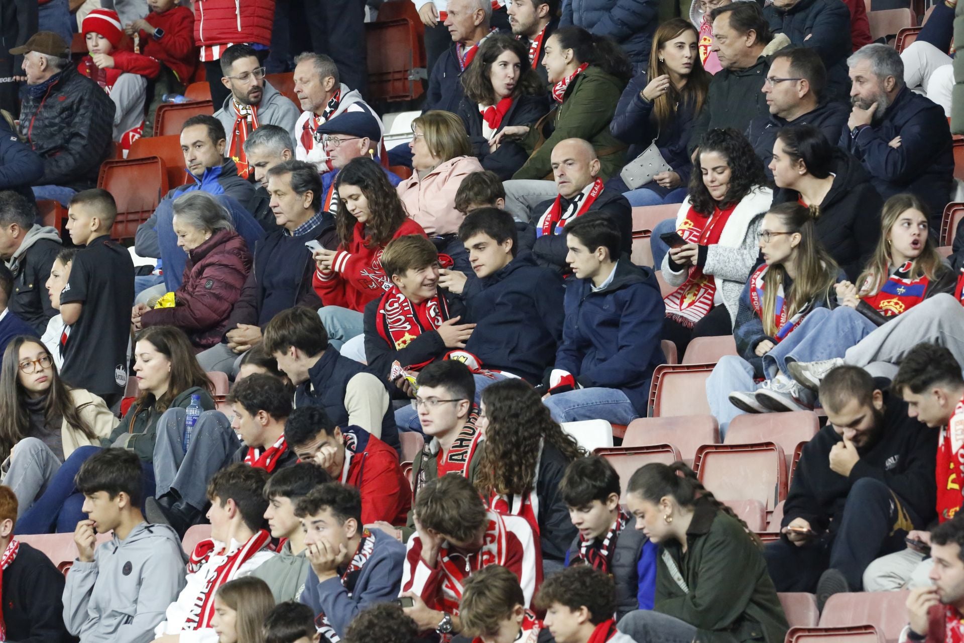 ¿Estuviste en el Sporting - Zaragoza? ¡Búscate!